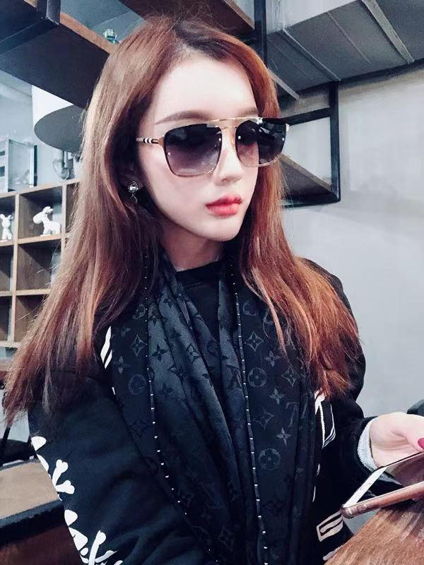 BURBERRY巴寶莉 19年春夏新款 BE3095 時尚方框女款太陽鏡   lly1489